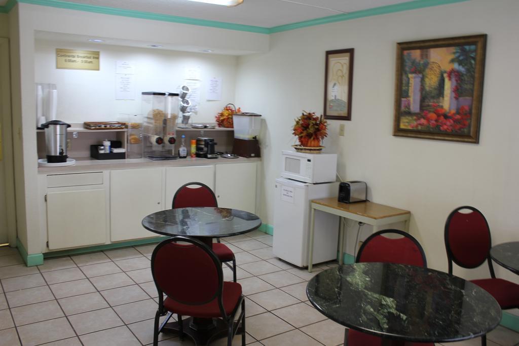 Lodge Econo Airport Area