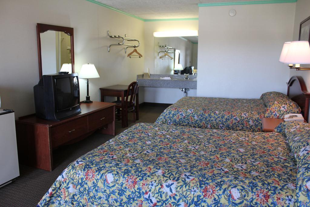 Econo Airport Area Lodge *