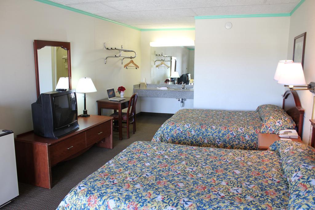 Econo Airport Area Lodge *