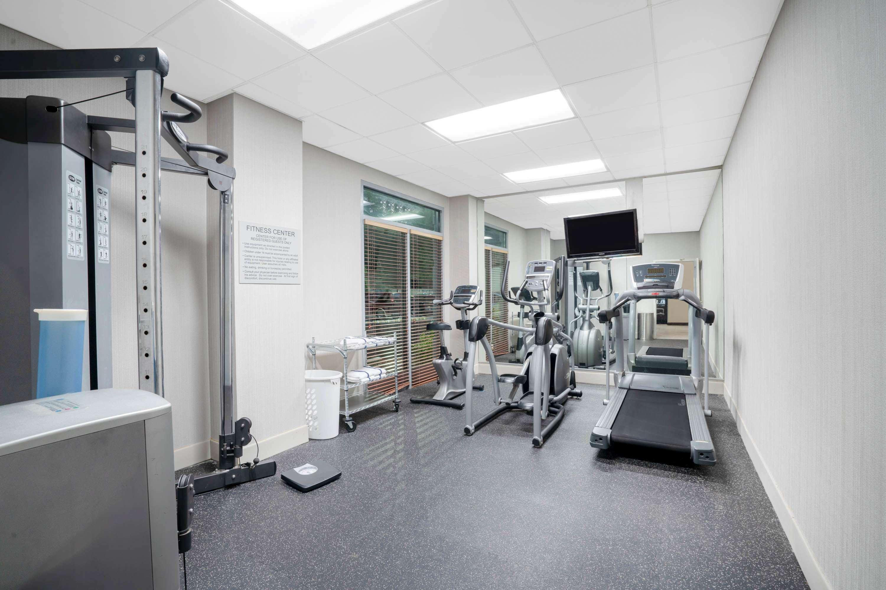 Wingate By Wyndham Airport Hotel