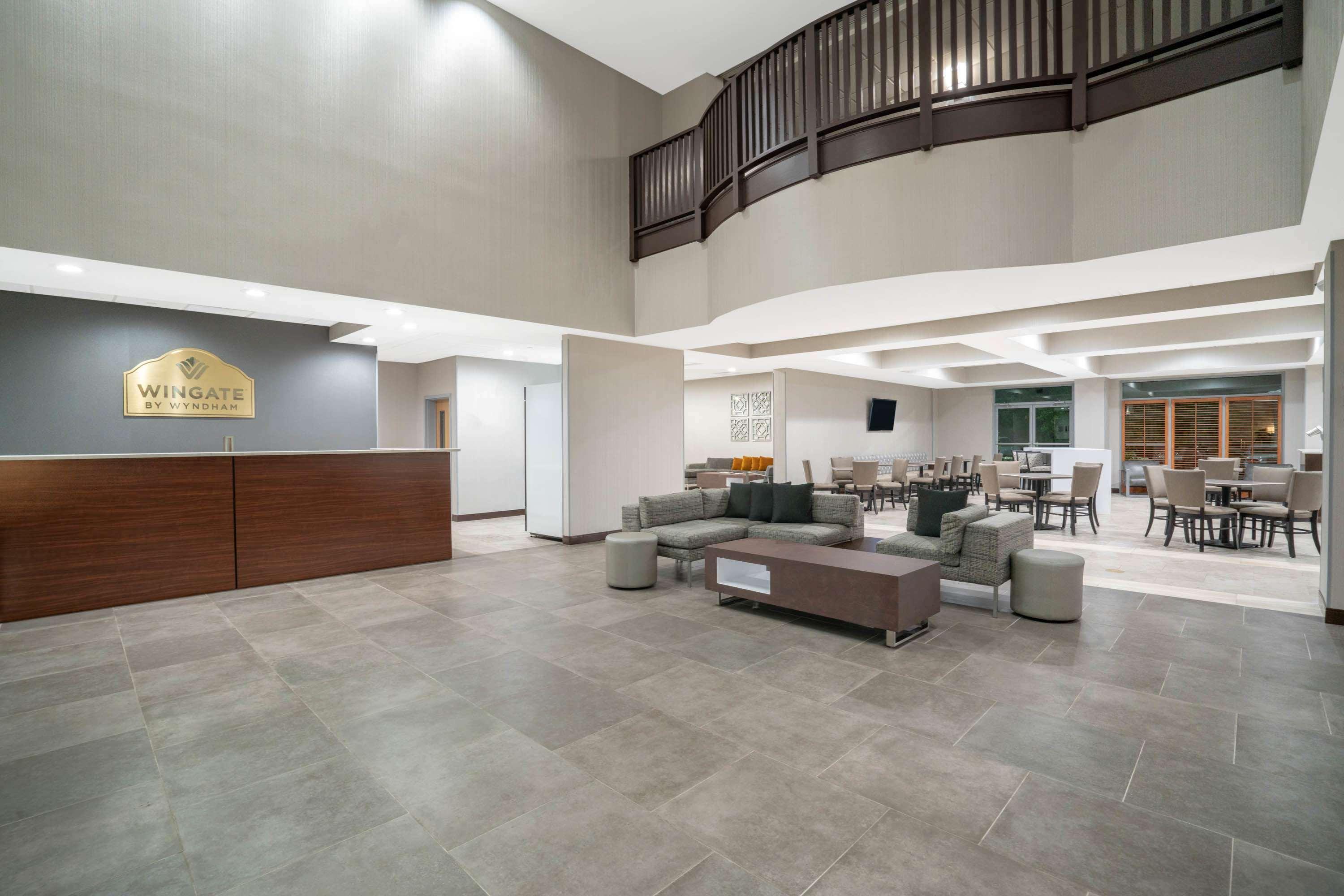 Hotel Wingate By Wyndham Airport