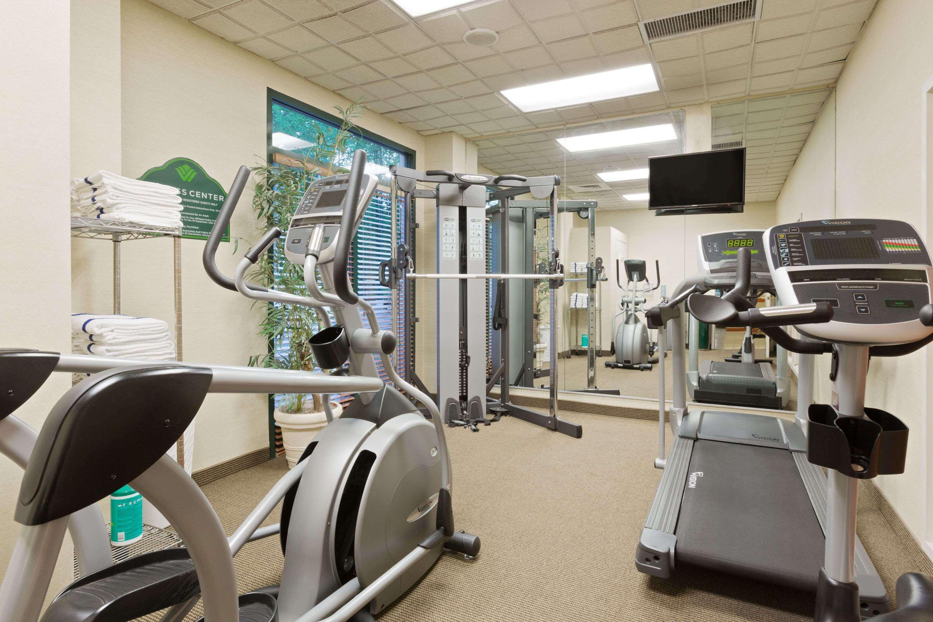 Wingate By Wyndham Airport Hotel
