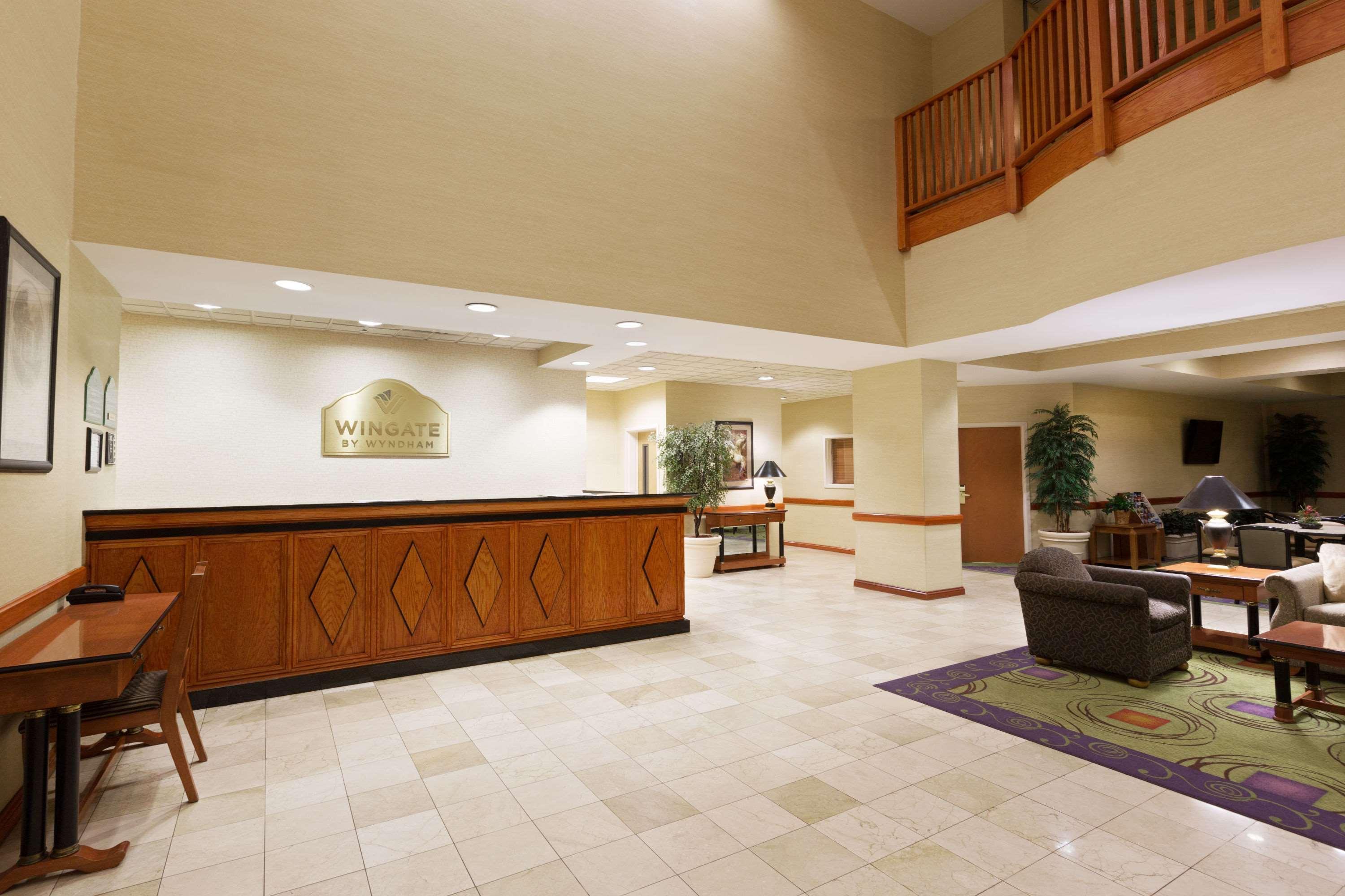 Hotel Wingate By Wyndham Airport 3*