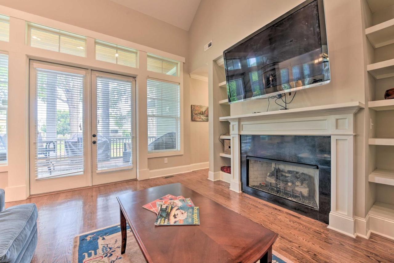 With Deck In Noda District Near Unc! Holiday home Charlotte
