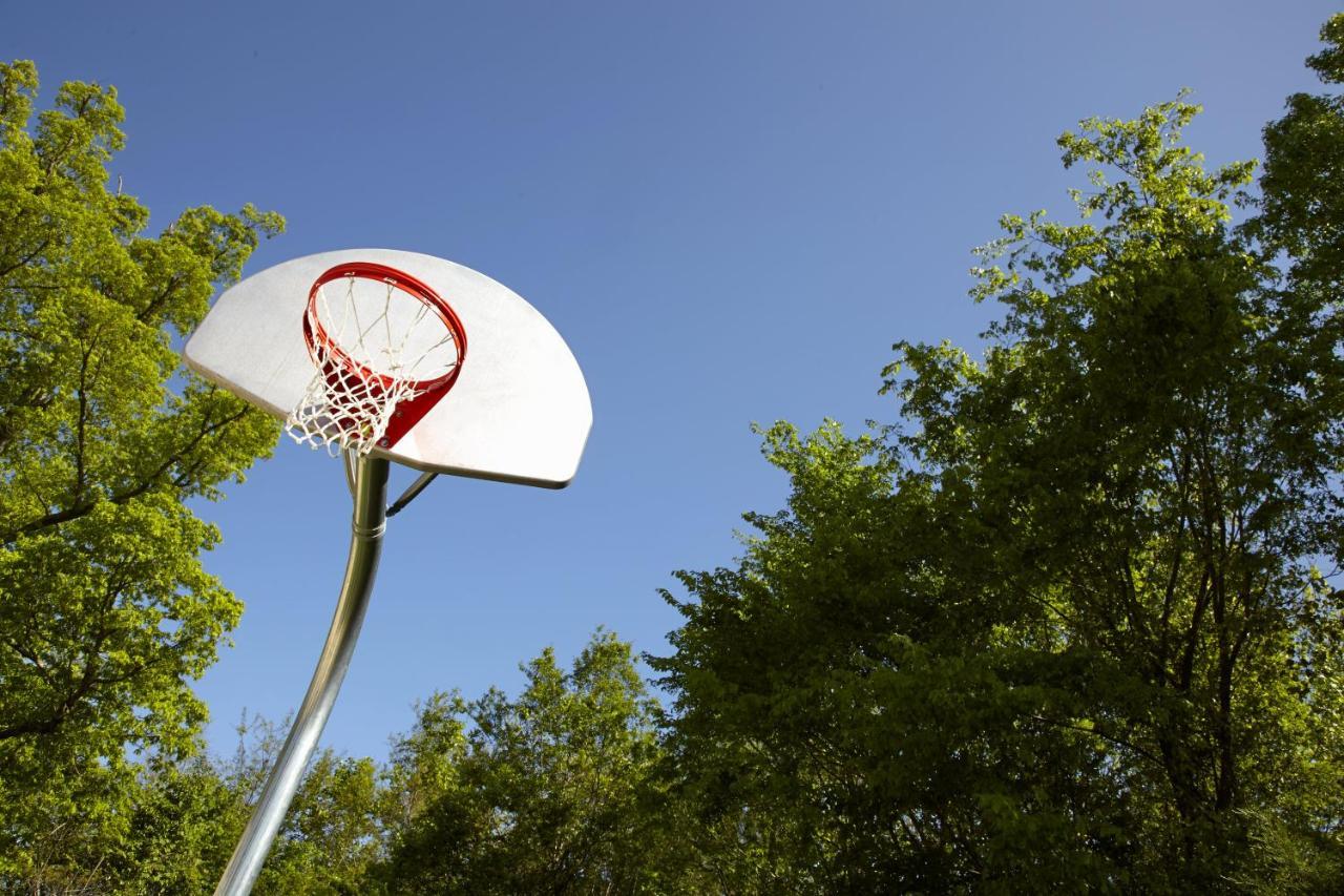 Trellis Pointe Hotel *