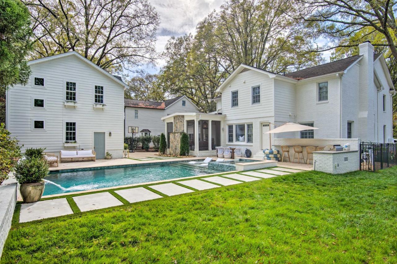 Stunning Private Pool! *