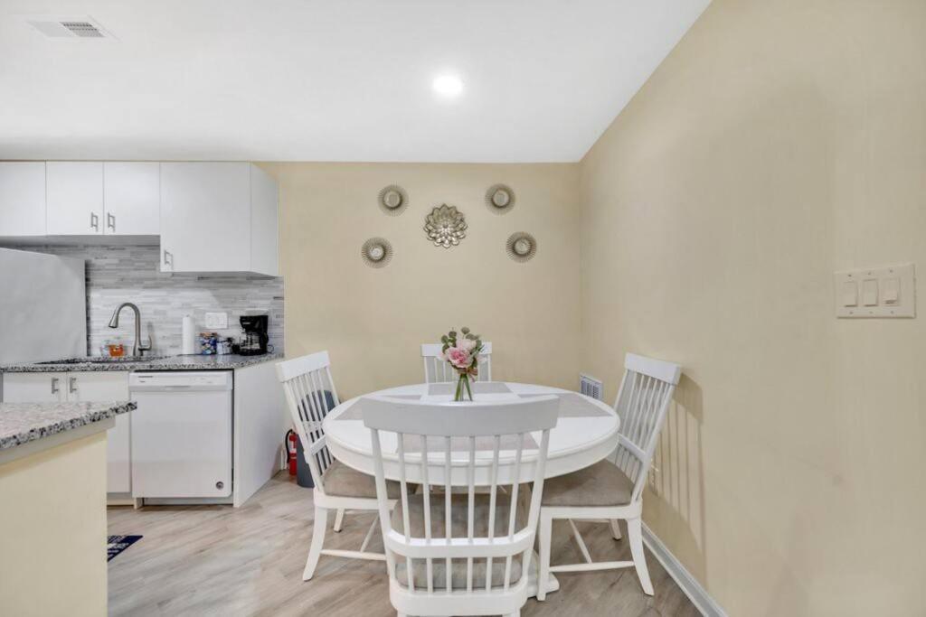 Holiday home Cozy 2 Bedroom Duplex In Charlotte, Jacuzzi, Sleeps 6 2 *
