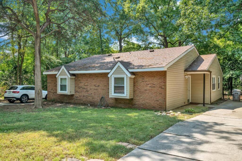 Cozy 2 Bedroom Duplex In Charlotte, Jacuzzi, Sleeps 6 2 Charlotte