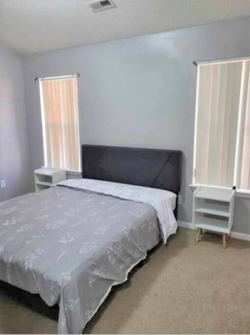 Cute Cottage*minutes From Uptown Villa *