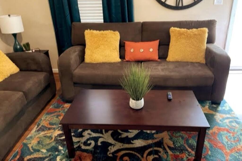 Holiday home Cozy Escape ◉ King Sized Bed And Fast Wifi Awaits! *