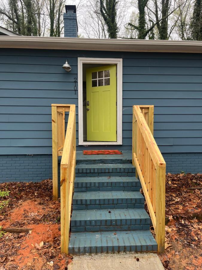 Comfortable 3 Bedroom *