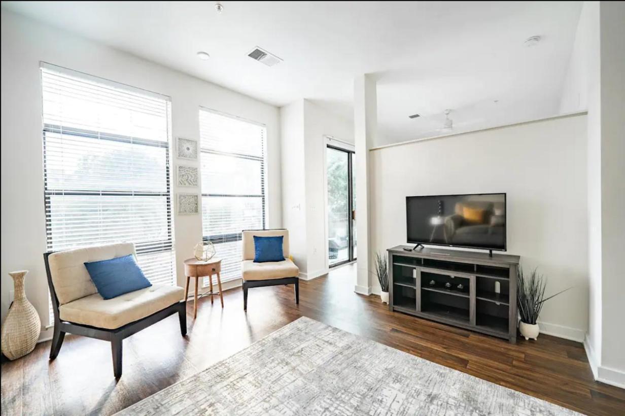 Luxury Uptown Wi-fi Gym Pool Shops Food! 228 Apartment Charlotte