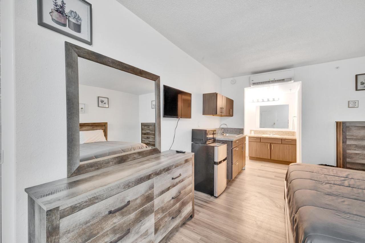 Hotel Residences At Windsor 5*