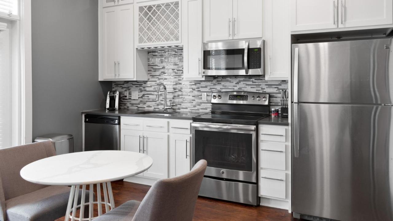 Modern In Prime Location Id2345x50 Apartment *