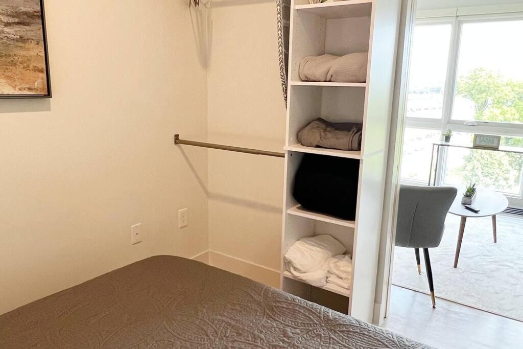 Apartment Apartment, Queen Bed, Wifi, Kitchen, Washer & Dryer In