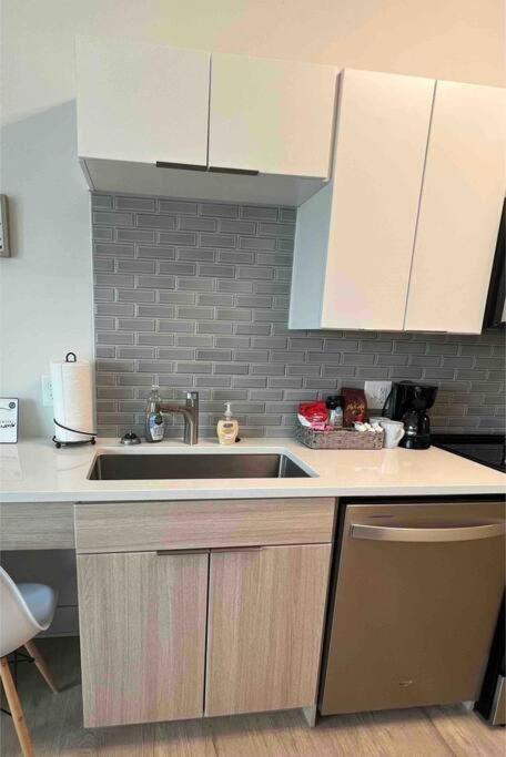 Apartment, Queen Bed, Wifi, Kitchen, Washer & Dryer In