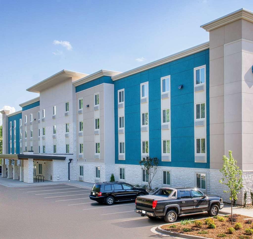 Extended America Select - - Northlake Charlotte