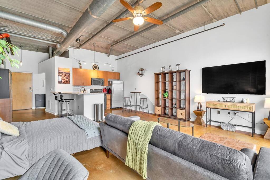 Charming 1br - Full Kitchen - Uptown Living Charlotte