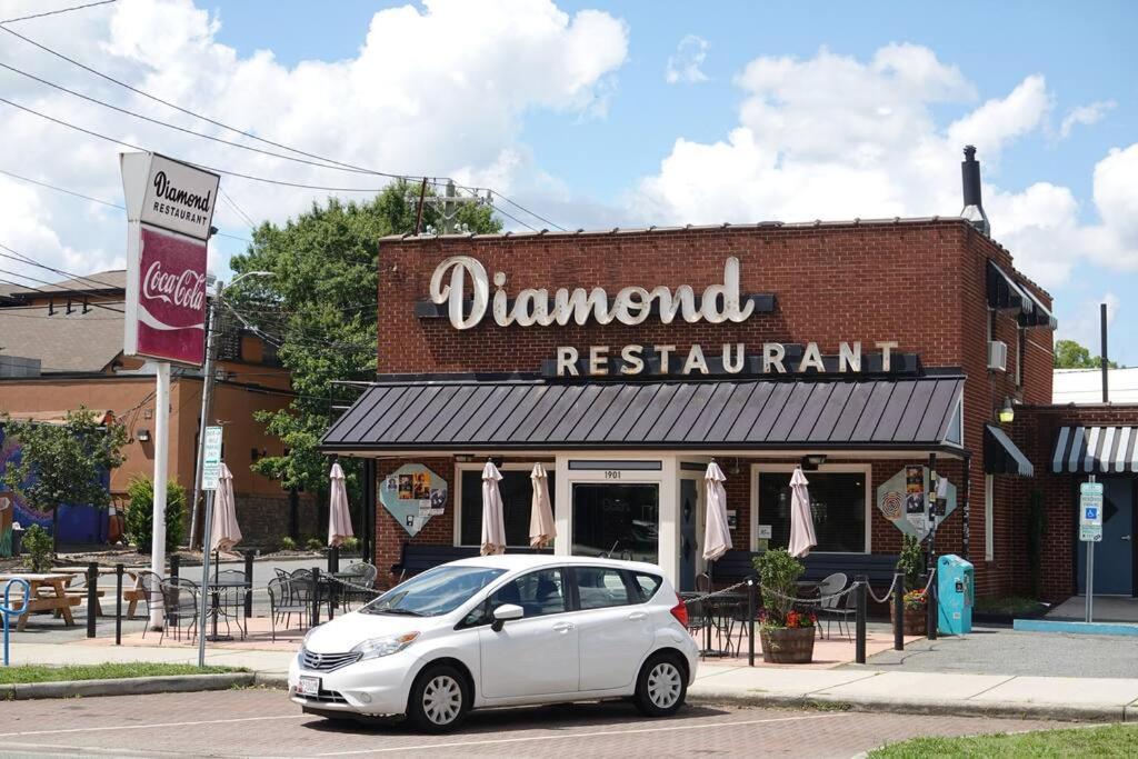 Apartment King Bed - Great Walkability To Restaurants Charlotte