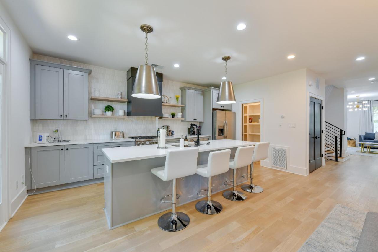 Luxe Townhome In South End Near Uptown! Holiday home *