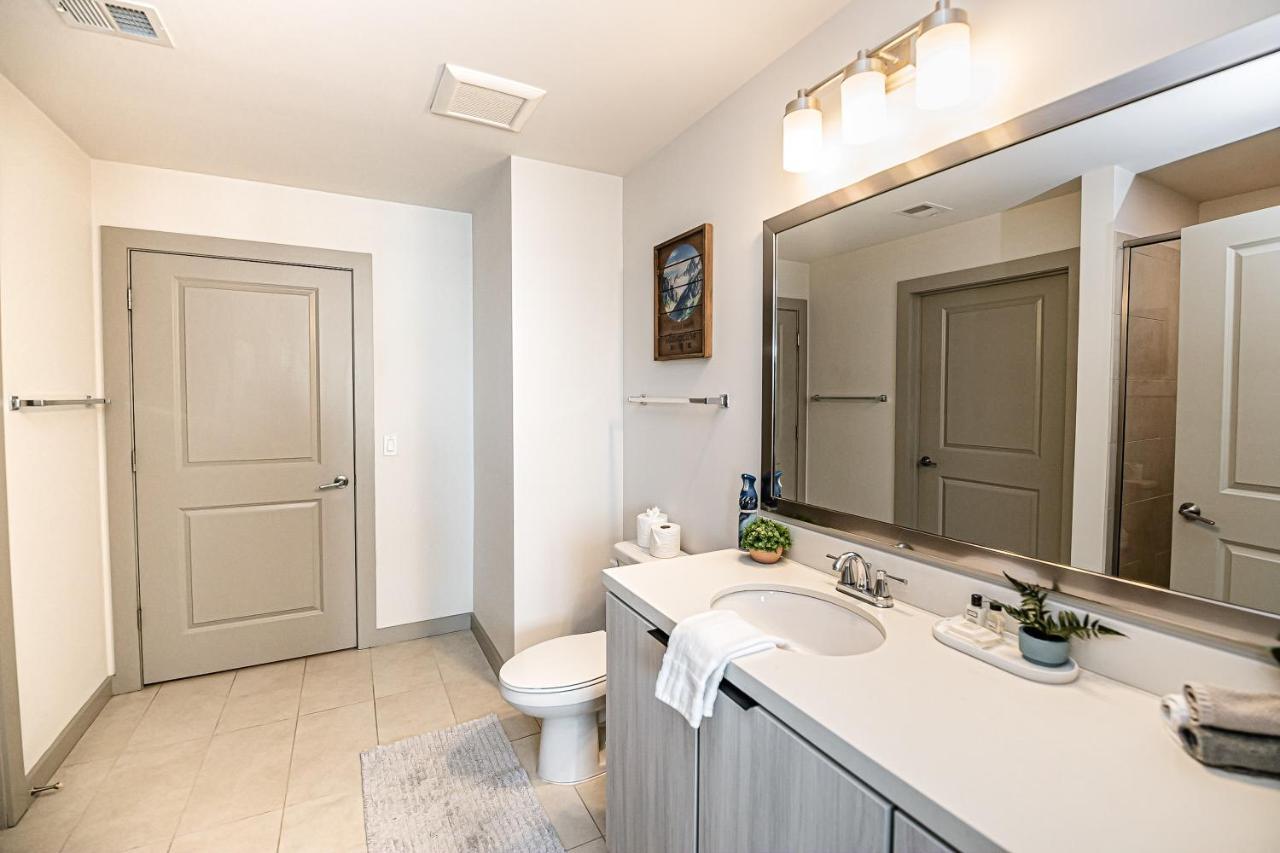2br Fully Furnished Uptown - Boa Stadium Apts Apartment *
