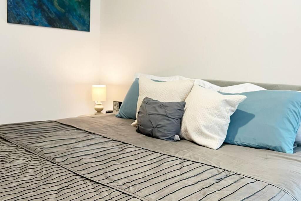 Luxury Executive 2 Bedroom/2 Bathroom Boutique Apartment