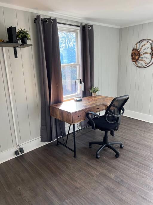 Newly Renovated Cute 3 Bedroom 2 Bath Holiday home