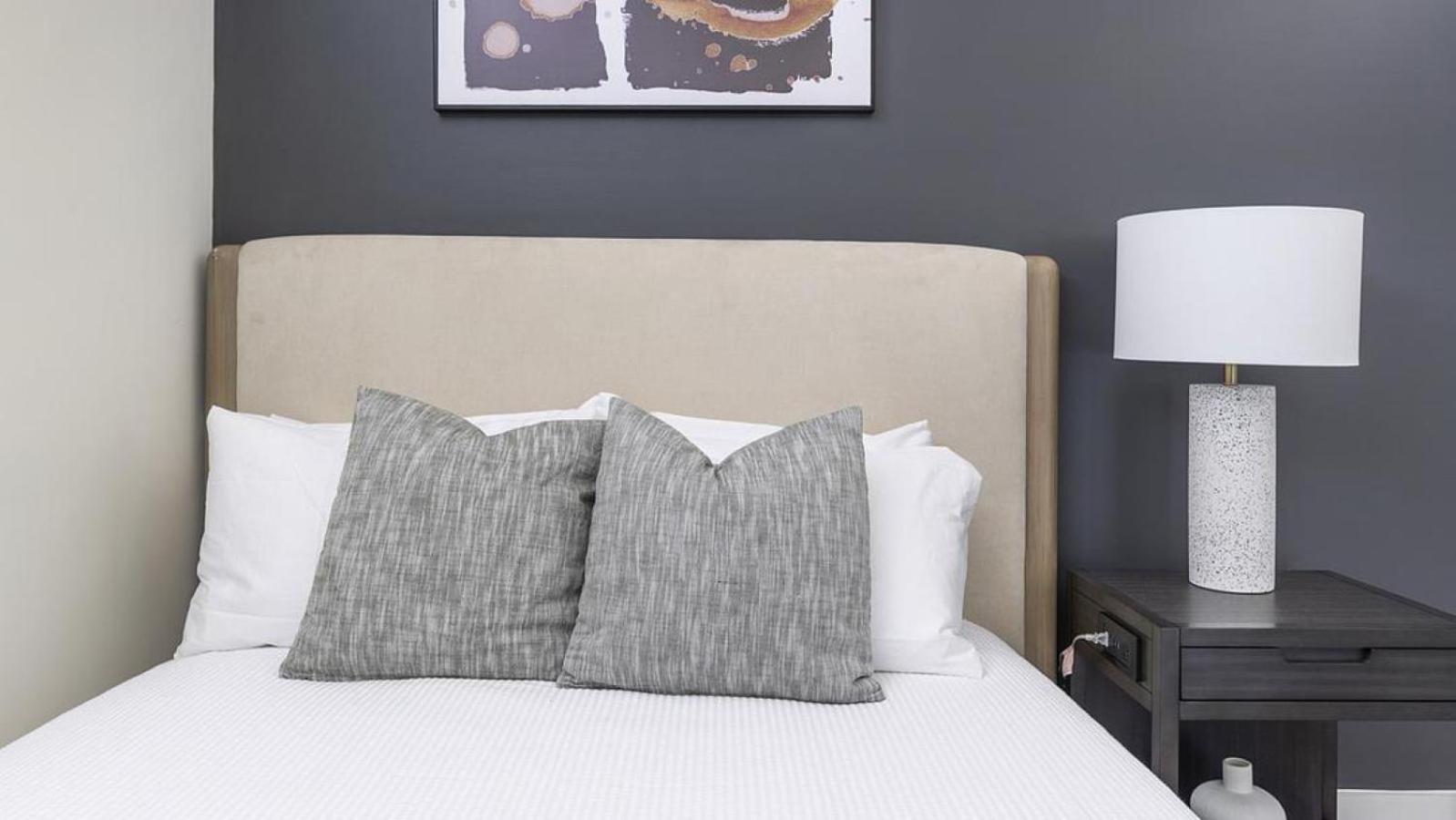 Landing - Modern With Amazing Amenities *