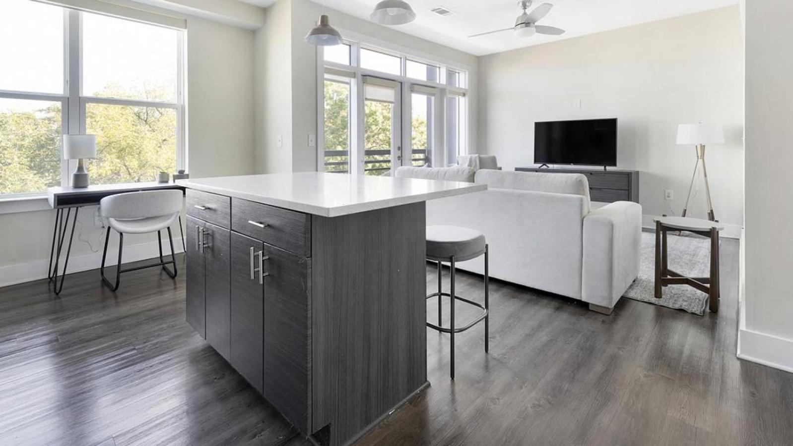 Landing - Modern With Amazing Amenities Apartment Charlotte