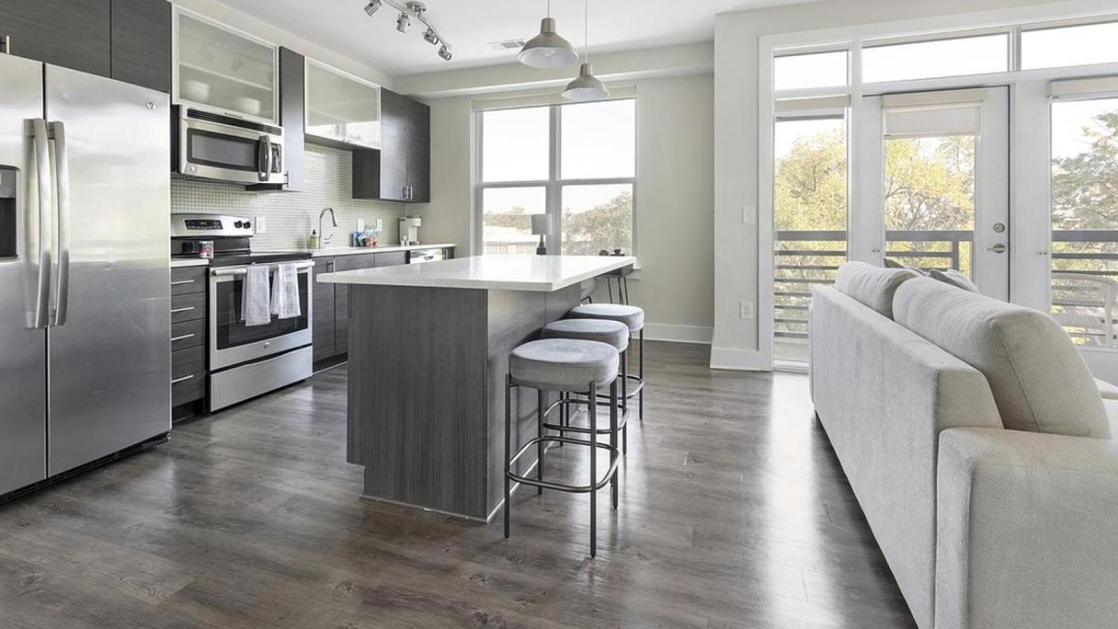 Apartment Landing - Modern With Amazing Amenities *