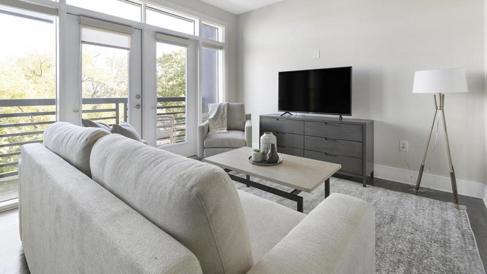 Landing - Modern With Amazing Amenities *