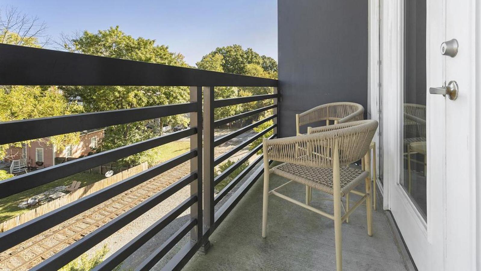 Landing - Modern With Amazing Amenities Apartment Charlotte