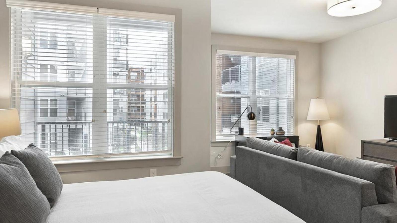 Apartment Landing - Modern With Amazing Amenities Charlotte