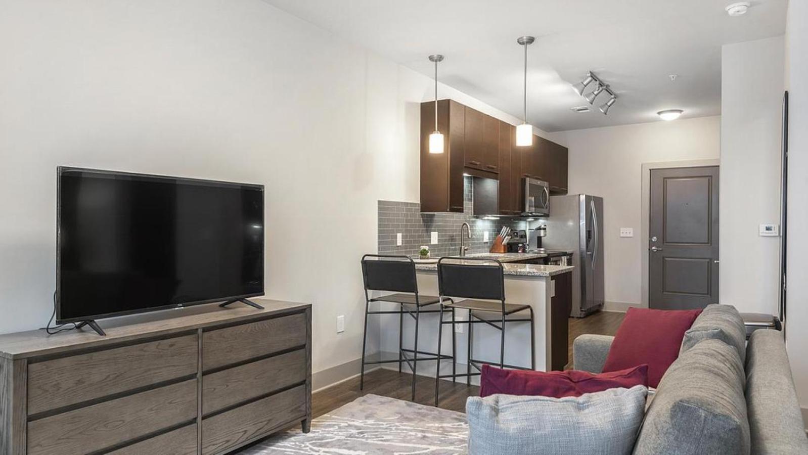 Landing - Modern With Amazing Amenities