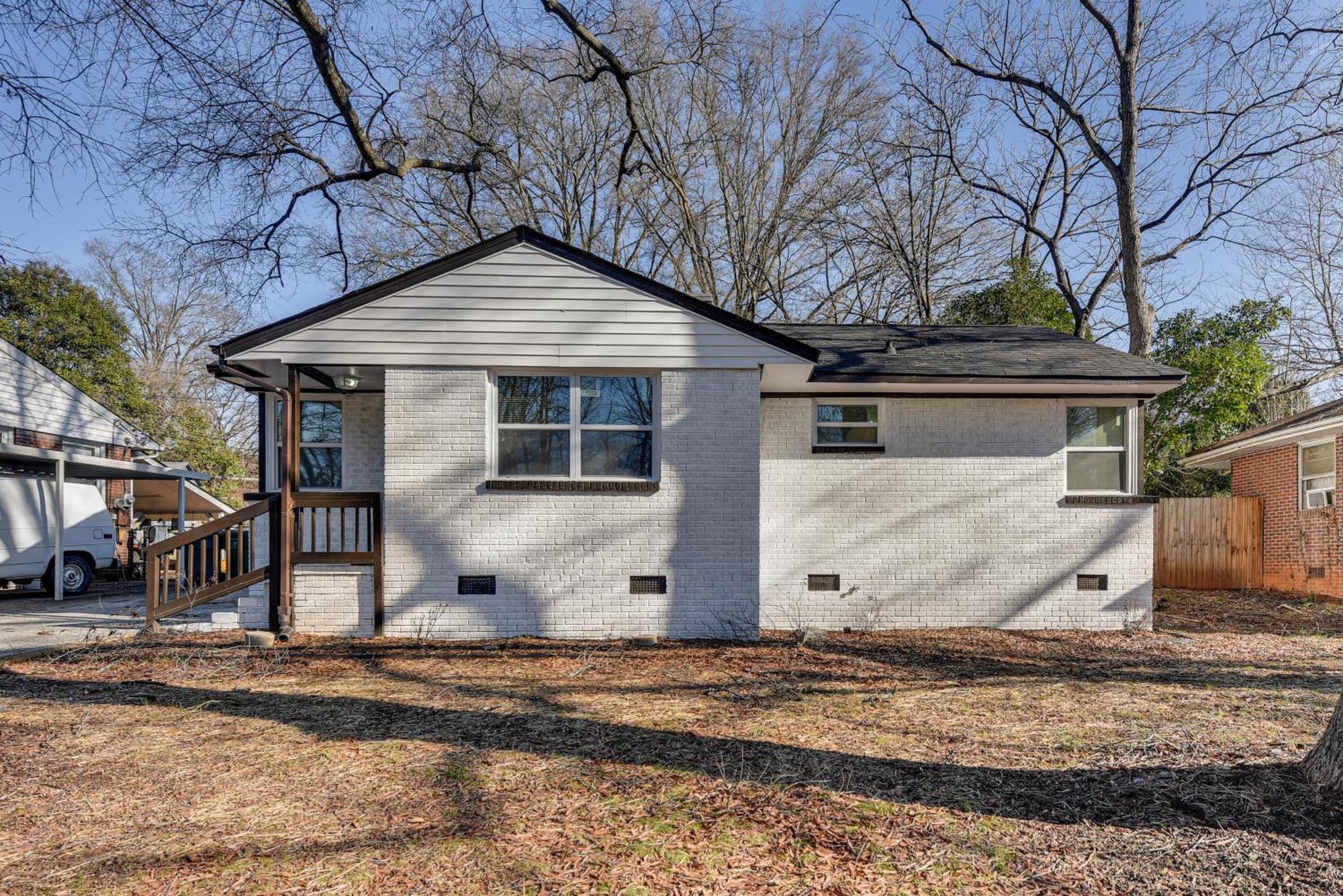 Updated With Yard About 3 Mi To Uptown! Charlotte