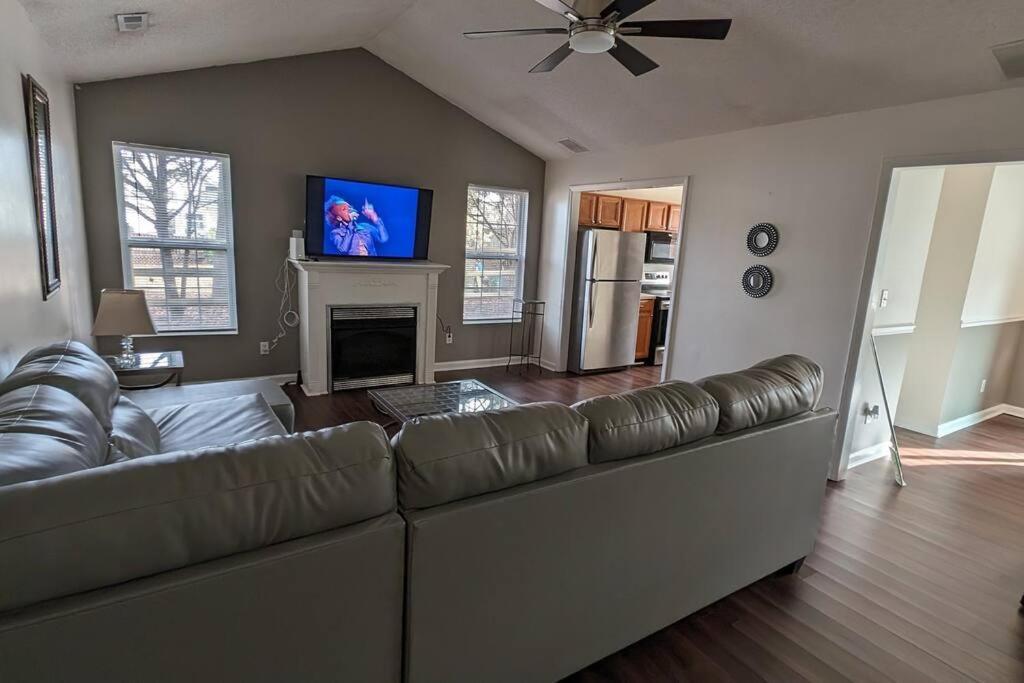 Holiday home Haven - Uptown/airport Corridor