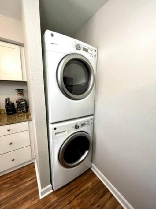 5 Min Uptown I Fast Wi-fi & Private Patio * Charlotte