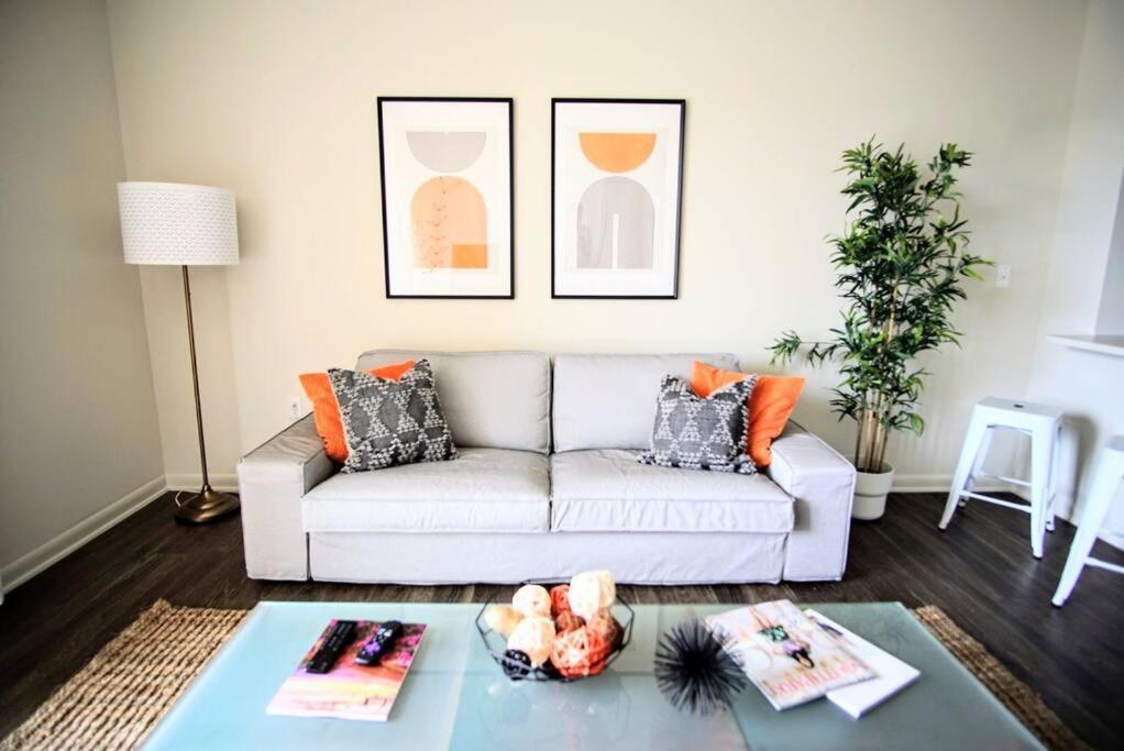 League Flats Uptown At West Trade Street Apartment