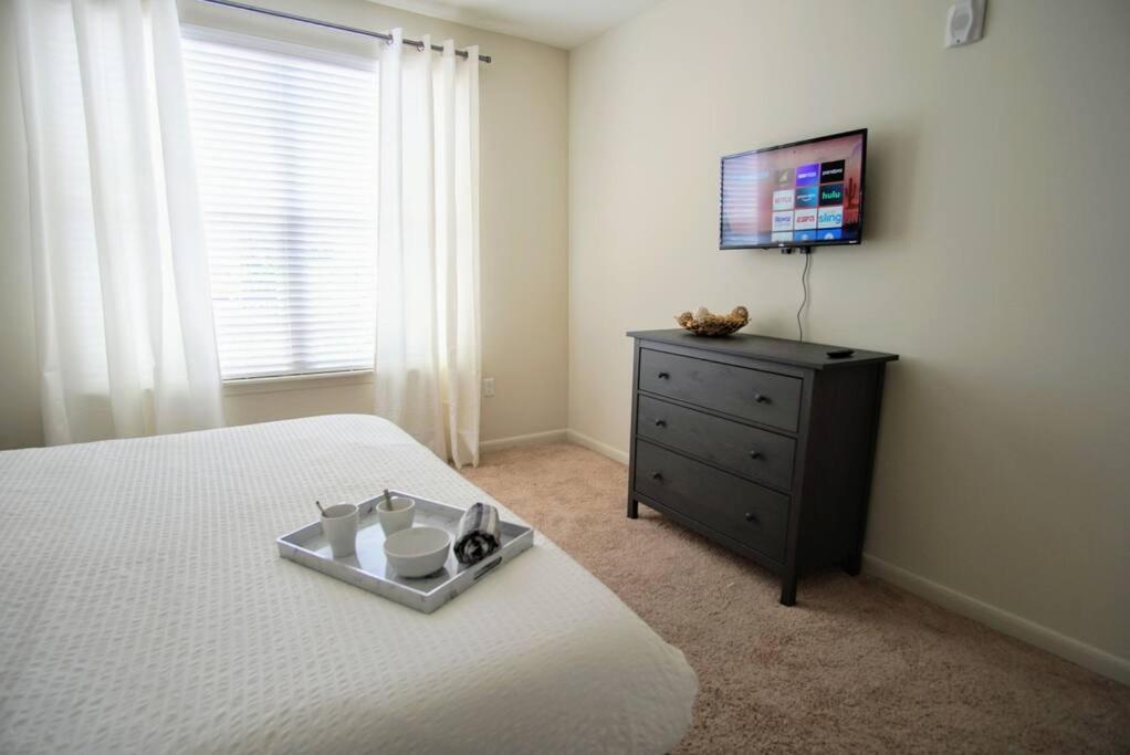 League Flats Uptown At West Trade Street Apartment Charlotte