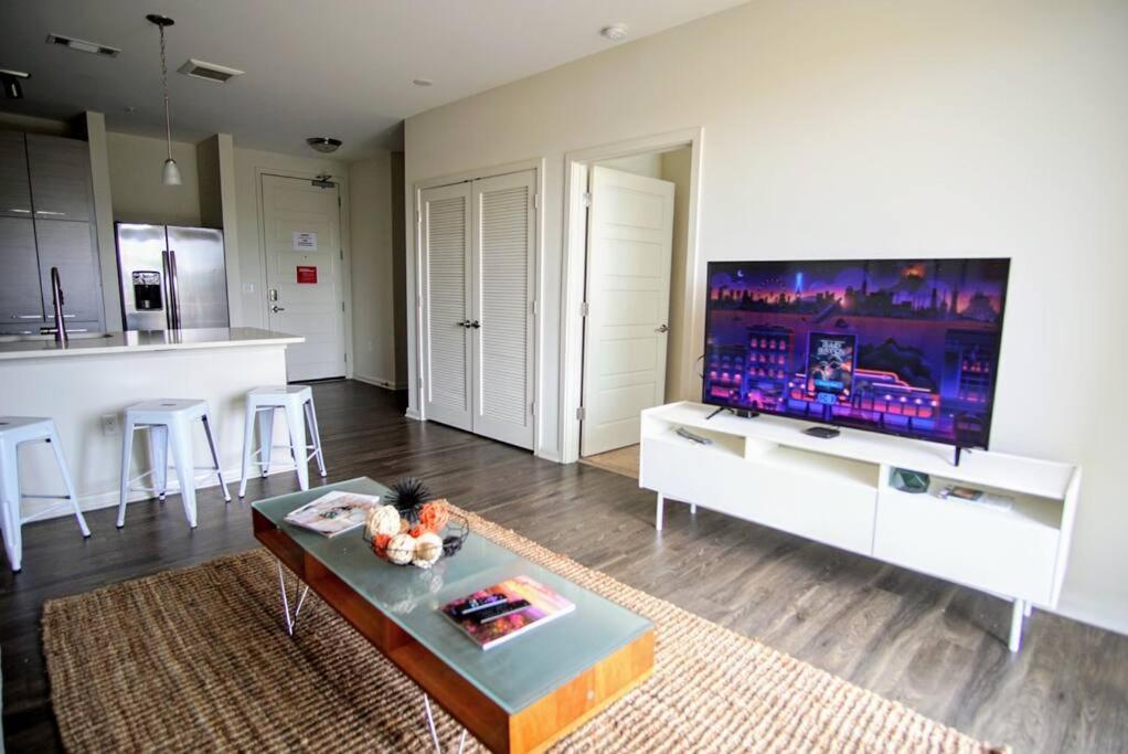 League Flats Uptown At West Trade Street Charlotte