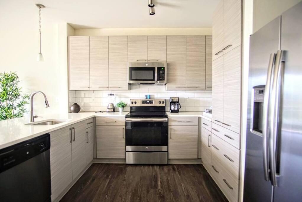 Apartment League Flats Uptown At West Trade Street