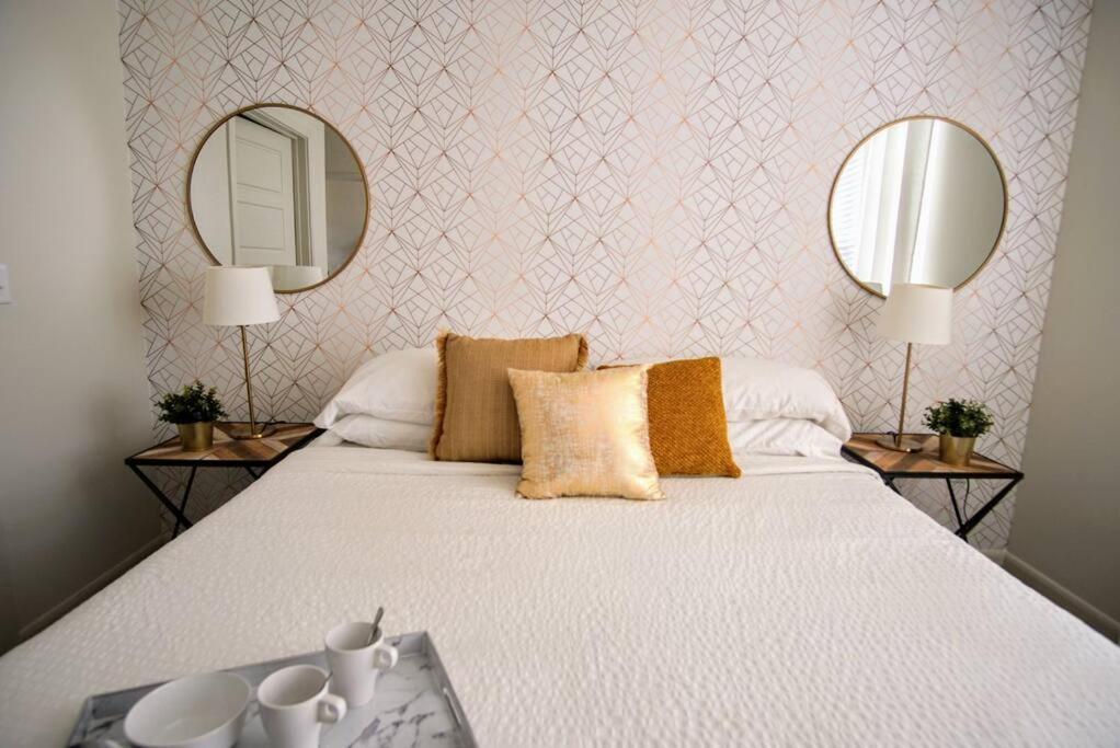 Apartment League Flats Uptown At West Trade Street