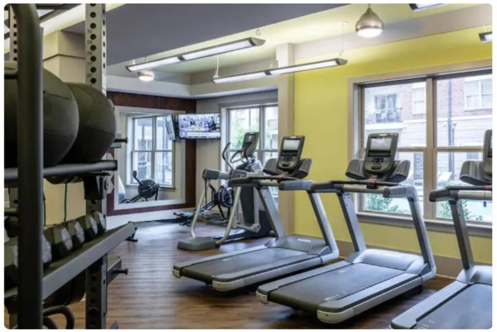 Apartment League Flats Uptown At West Trade Street