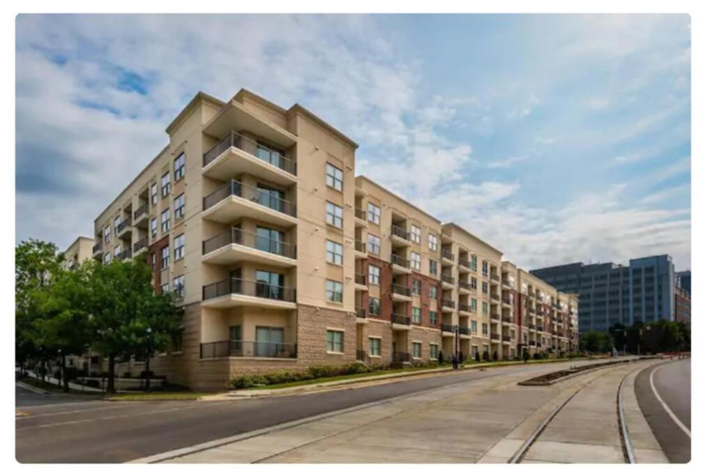 League Flats Uptown At West Trade Street Apartment Charlotte