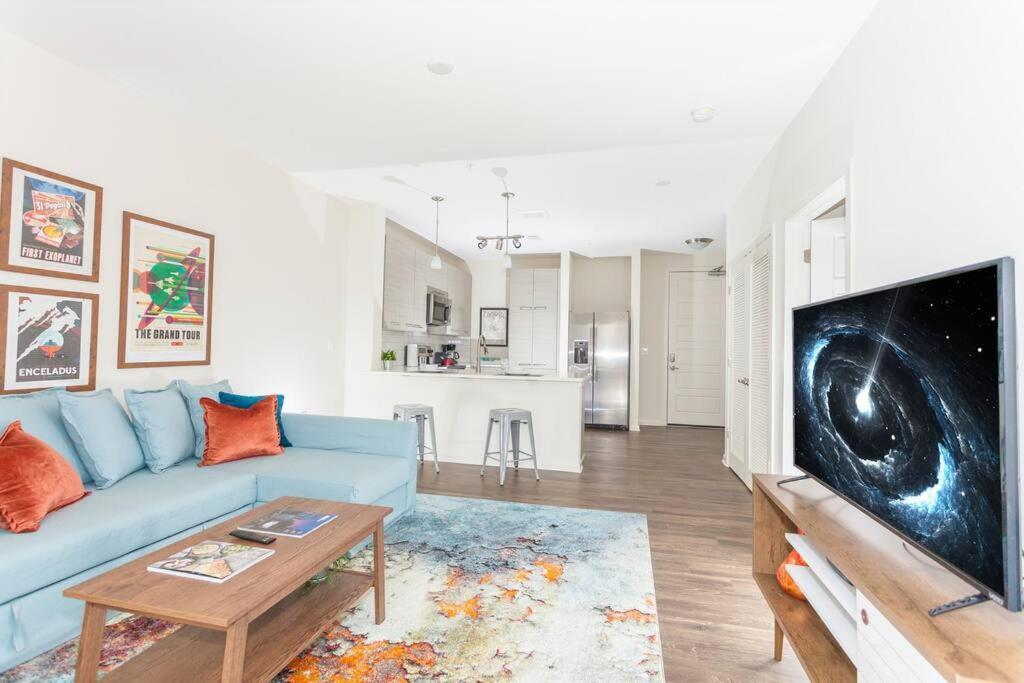 League Flats Uptown At West Trade Street Apartment Charlotte