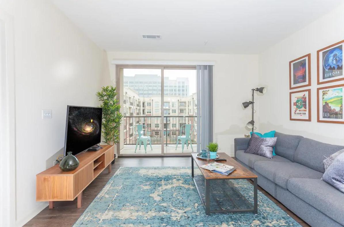 League Flats Uptown At West Trade Street Apartment