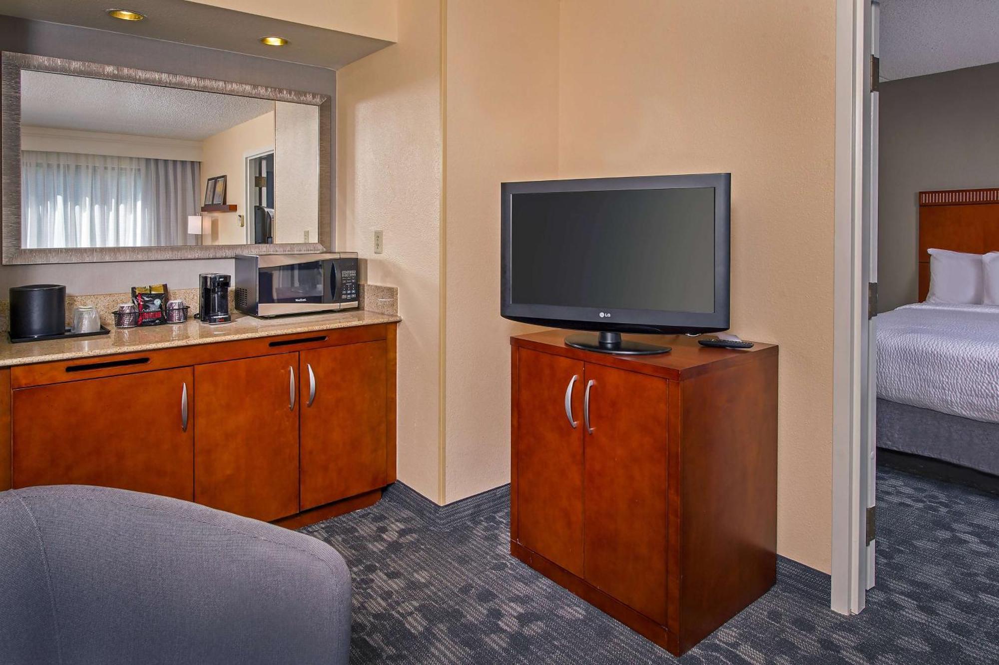 Sonesta Select Research Park Hotel