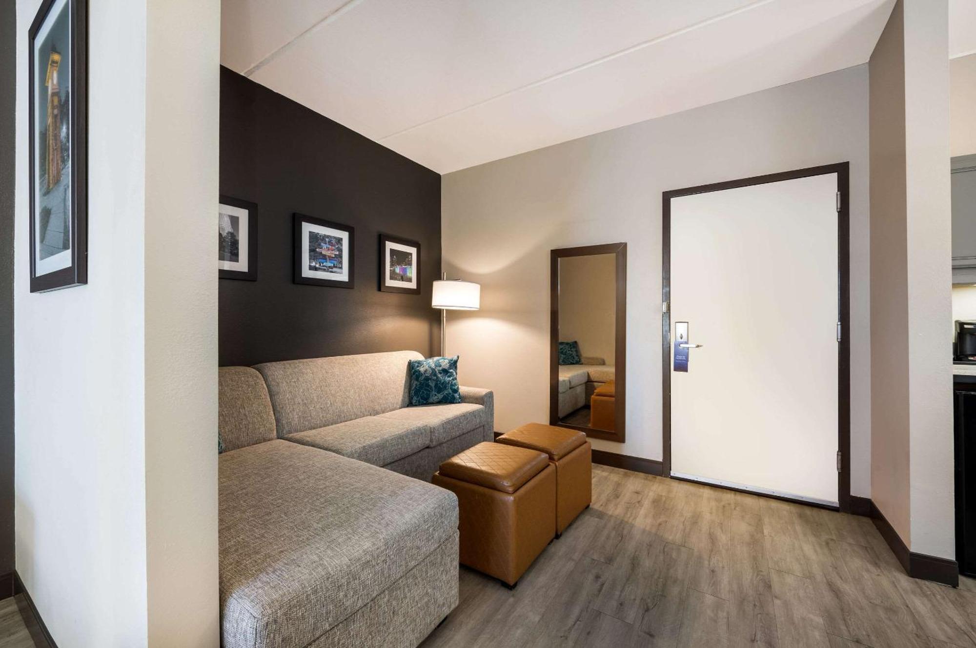 Comfort Northlake Hotel Huntersville