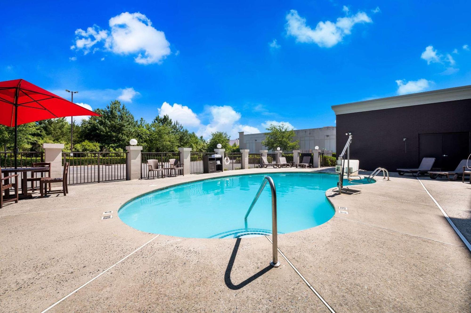 Comfort Northlake 2* Huntersville