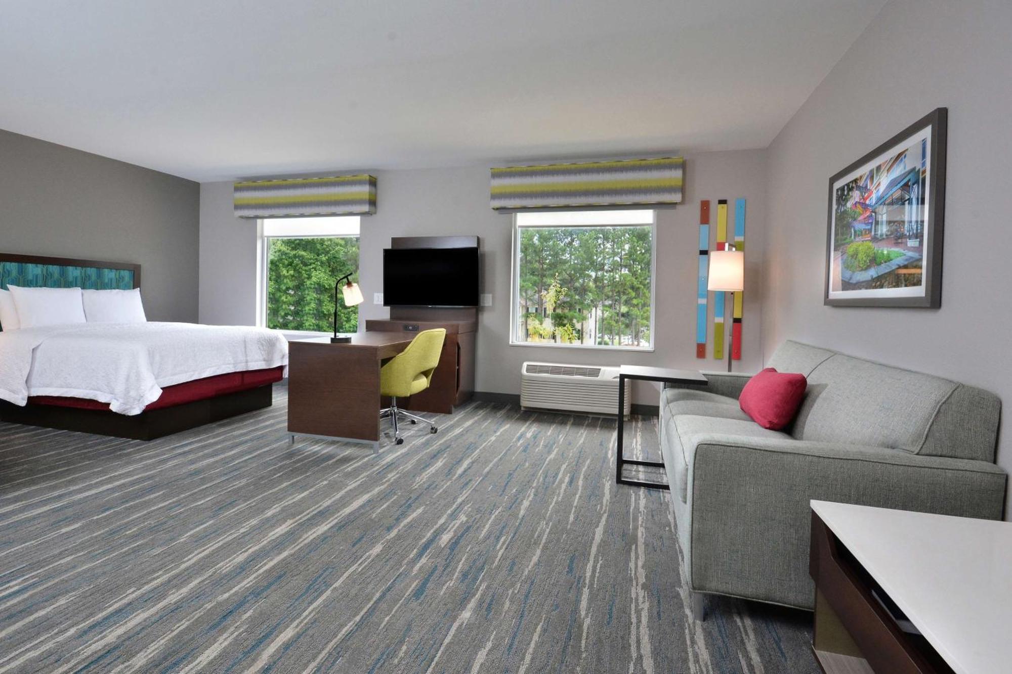 Hampton & North I 485 Hotel 3*